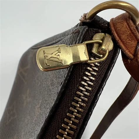 Louis Vuitton M51980 Monogram Canvas Pochette  